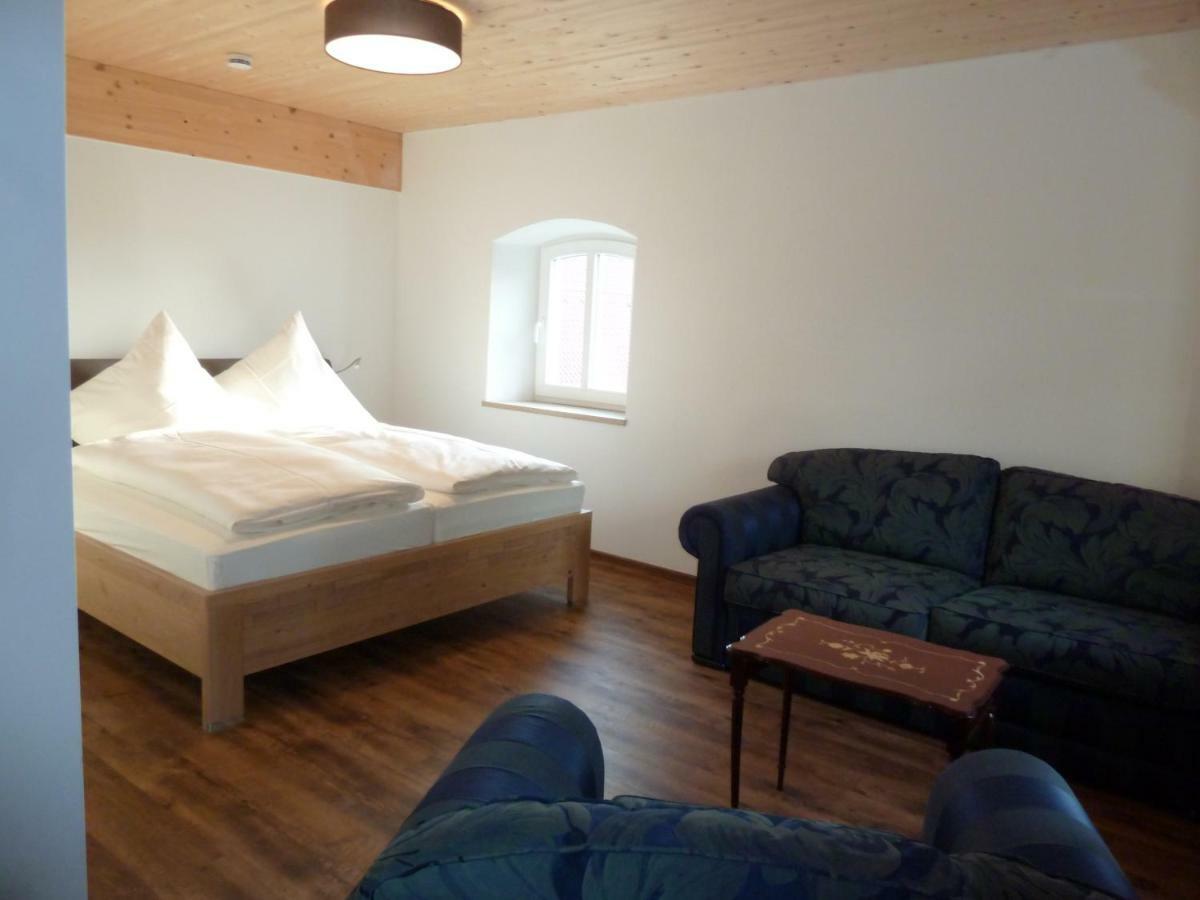 Ferienwohnung Zum Dorfwirt Riedenburg Buitenkant foto